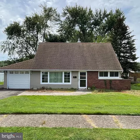 21 Tulip Tree Rd, Levittown, PA 19056