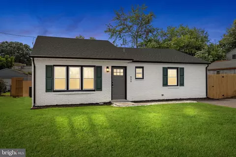 800 Magnolia Ave, Croydon, PA 19021