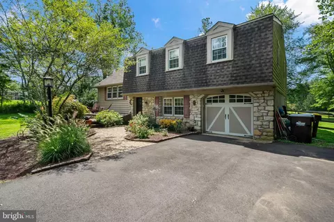 2824 Anna St, Warrington, PA 18976