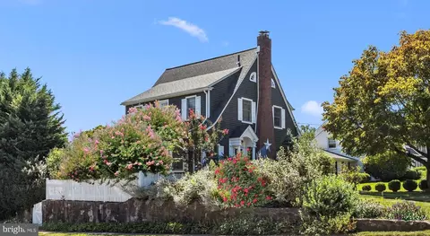 201 W Maple Ave, Morrisville, PA 19067