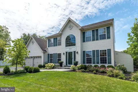 3814 Daystar Dr, Doylestown, PA 18902