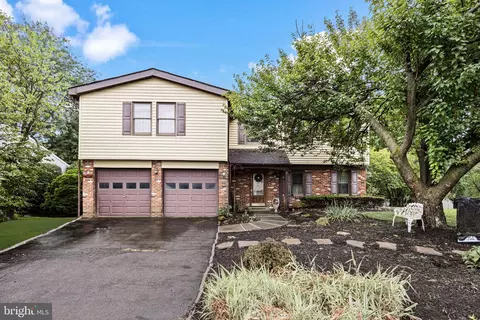 246 Chapel Dr, Southampton, PA 18966