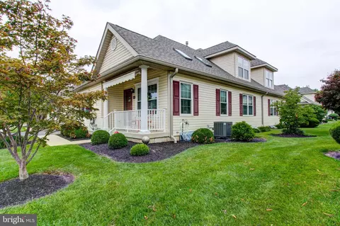 60 Regents Ct, Bensalem, PA 19020
