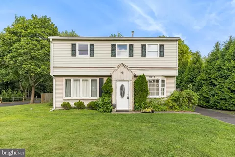 987 Willow St, Southampton, PA 18966