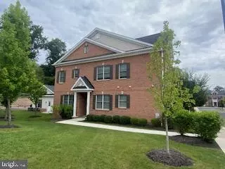 32 Creekview Ln, Yardley, PA 19067