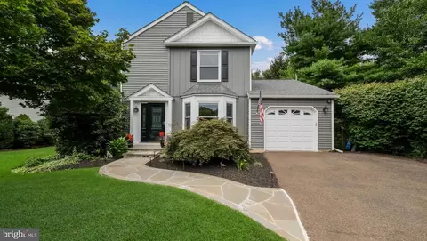 206 Julie Rd, Chalfont, PA 18914