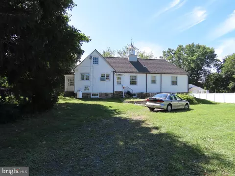 132 S Walnut Ave, Langhorne, PA 19047