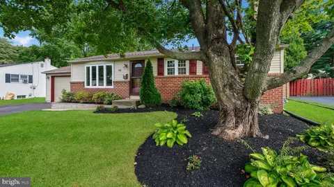 801 Valley Rd, Warminster, PA 18974