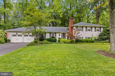 407 Essex Ln, Yardley, PA 19067