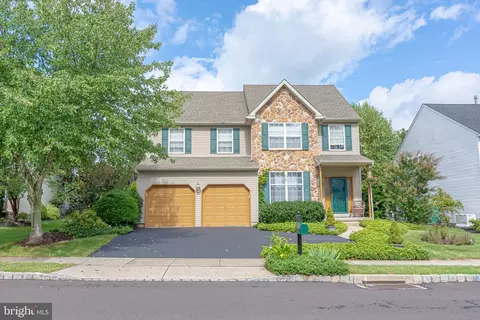 113 Riverwoods Dr, New Hope, PA 18938