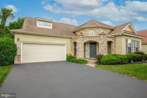 1237 Scott Pl, Warminster, PA 18974