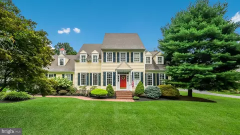 20 Parkside Dr, Langhorne, PA 19047