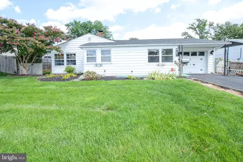 46 Gaping Rock Rd, Levittown, PA 19057