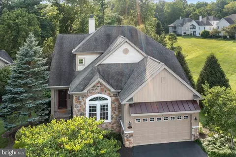 121 Silvertail Ln, New Hope, PA 18938