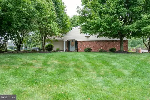 168 E Heron Rd, Holland, PA 18966