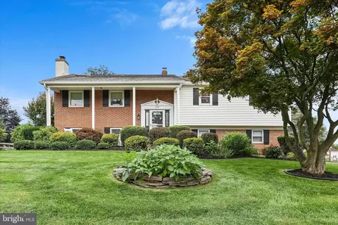 334 Holly Knoll Dr, Churchville, PA 18966