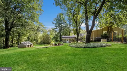 2922 N Sugan Rd, New Hope, PA 18938