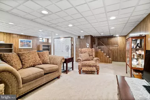 1043 Red Barn Rd, Warminster, PA 18974 photo 22