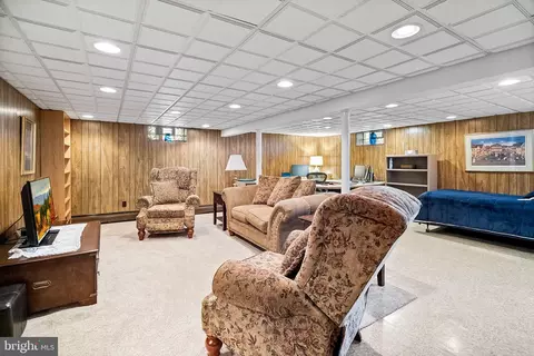 1043 Red Barn Rd, Warminster, PA 18974 photo 23