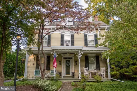 31 N Tamenend Ave, Doylestown, PA 18901