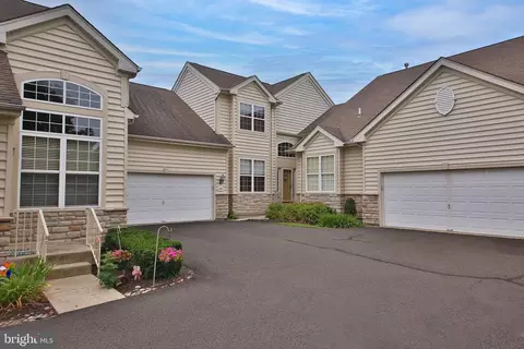 1304 James Ct, Warrington, PA 18976