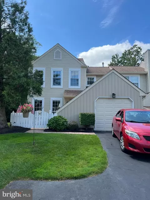 1718 Hawkins Dr, Southampton, PA 18966