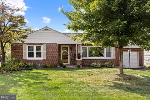 721 Edgewood Rd, Riegelsville, PA 18077