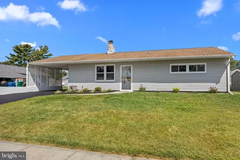 44 Good Ln, Levittown, PA 19055