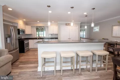 408 Chestnut Rd, Warminster, PA 18974