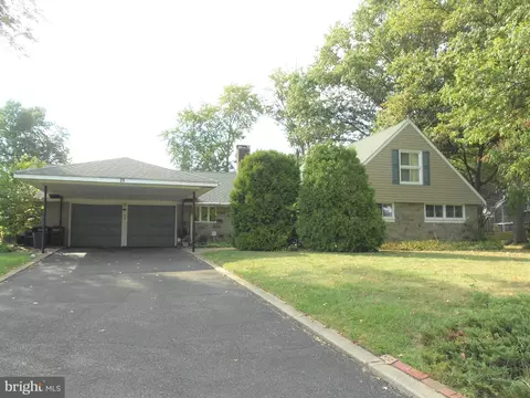 21 Full Turn Rd, Levittown, PA 19056