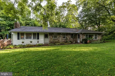 6634 Phillips Mill Rd, New Hope, PA 18938