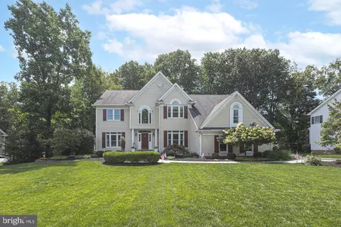 105 Saint Andrews Pl, Newtown, PA 18940