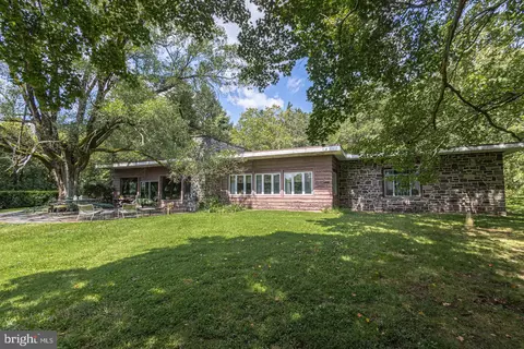 84 Red Hill Rd, Pipersville, PA 18947