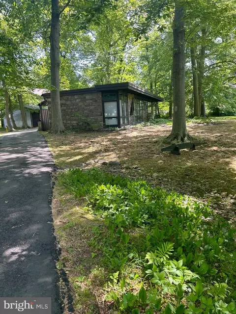 875 Farley Rd, Bensalem, PA 19020