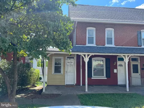 608 W Walnut St, Perkasie, PA 18944