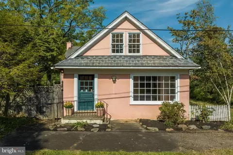 3569 Windy Bush Rd, New Hope, PA 18938