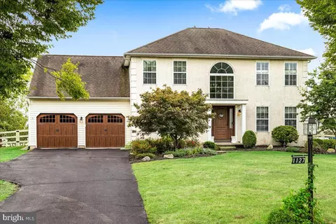 1127 Longwood Dr, Quakertown, PA 18951