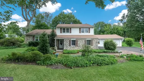 1165 Woods Ln, Warminster, PA 18974