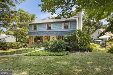 752 Ross Dr, Feasterville Trevose, PA 19053
