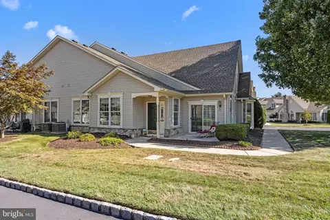 201 Bellflower Rd, Langhorne, PA 19047