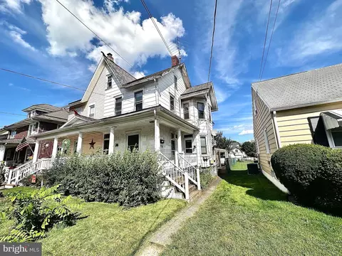 39 N Penrose St, Quakertown, PA 18951
