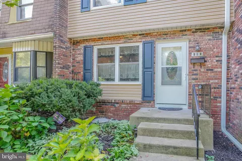 413 N Mount Vernon Cir, Bensalem, PA 19020