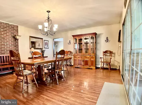 33 Ruby Ln, Levittown, PA 19055 photo 12