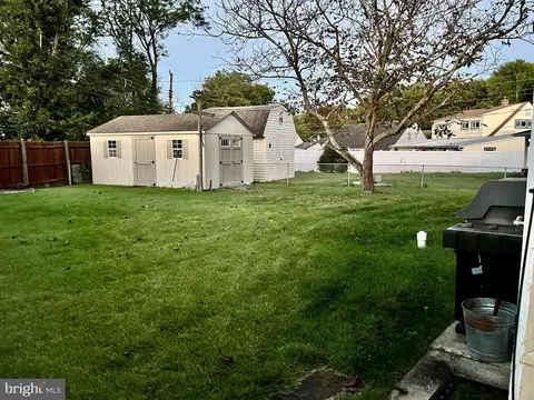 33 Ruby Ln, Levittown, PA 19055 photo 25