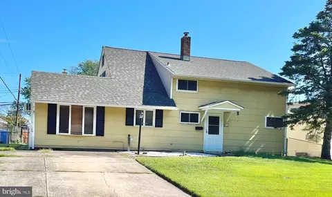 33 Ruby Ln, Levittown, PA 19055 photo 2