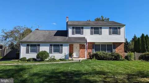 20 Valley View Dr, Fountainville, PA 18923