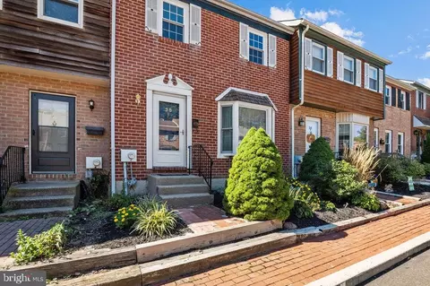 38 Gatehouse Ln, Doylestown, PA 18901