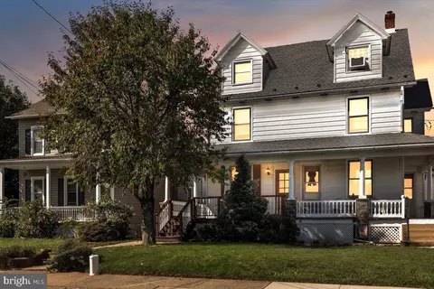 30 N Main St, Richlandtown, PA 18955