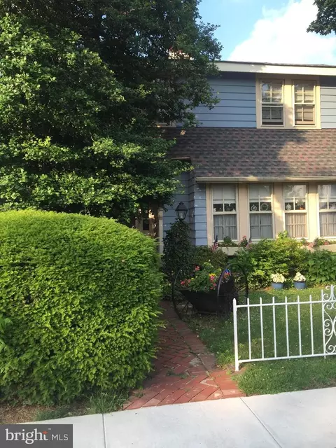 404 Crown St, Morrisville, PA 19067