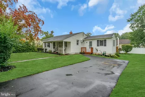 326 Hazel Ave, Feasterville Trevose, PA 19053